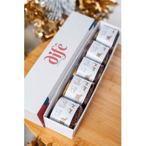 Caixa com 5 sanduiche de brownie