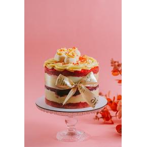 Bolo naked Red velvet com Ninho e Frutas vermelhas